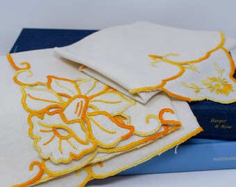 Set of Floral Vintage Linen Napkins Placemats (Set of 4 of each)