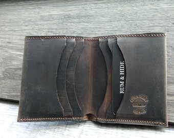 Slim minimalist bifold wallet