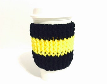 Coffee cup cuff, cup hug, cup sweater, drink holder, beverage cozy, java cozy, yellow black cozy, football cozy, team sports, team colors