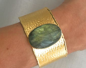 Labradorite Cuff Bracelet // Large Labradorite Bracelet // Gold Labradorite Cuff Bracelet // Slab Bracelet // Labradorite Slab Cuff