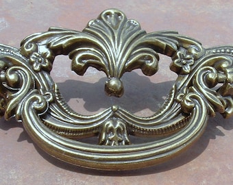 Set of 8 Antique Brass Fancy Drawer Pulls