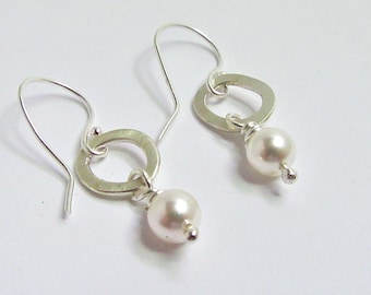 Pearl earrings, silver and pearl earrings, dangle earrings, silver dangle earrings, glass pearl bead earrings, cream drop earrings
