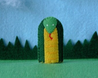 Green Snake Finger Puppet - Reptile Puppet - Animal Finger Puppet Snake Puppet - Felt Finger Puppet