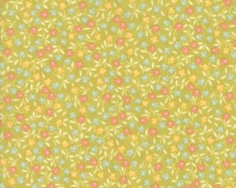 Ella and Ollie - Clover Fields in Apple green : sku 20303-15 cotton quilting fabric by Fig Tree and Co. for Moda Fabrics