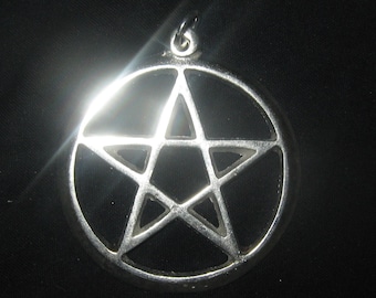 Large 40MM Silver FIVE Pointed Wiccan Pagan Pentagram Pendant Necklace