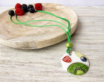 Necklace with porcelain pendant hand painted with kiwi and berries, bijoux porcelain jewelry, ceramic pendant, ceramics fruit salad bijoux