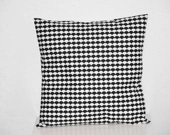 Cushion - 40 x 40 cm - fabric scales - black and white - trendy Scandinavian motifs
