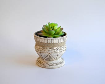 S A N D S T O N E: ceramic stoneware planter