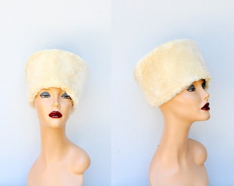 SALE Rabbit FUR HAT - Genuine Fur Hat - Russian Hat - Mid Century Hat - 50s 60s Fur Hat - Fur Hat - Ivory Cream Fur -Rabbit Russian Fur Hat