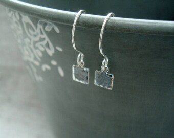 Tiny sterling silver earrings - Small earrings - Hammered silver earrings - Dainty geometric earrings - Small drop earrings - Gift under 20