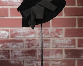 vintage hat// black// 1970s