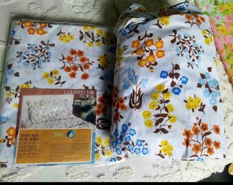 Twin Flat and fitted sheets NOS