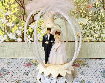 Cake Topper Wedding Cake Topper Vintage Wedding Cake Topper Bride and Groom Cake Topper Cake Topper for Wedding Bridal Shower Gift