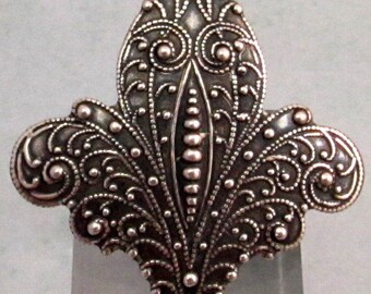 Fleur de Lis Pendant, Antique Silver, Trinity Brass, AS308