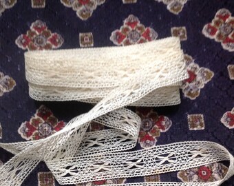 Antique bobbin lace type lePuy