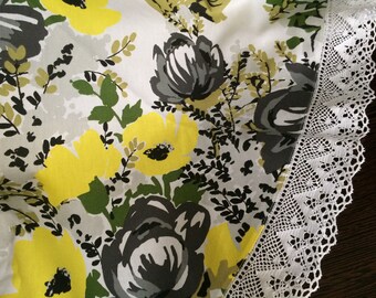Round tablecloth with lace - Scandinavian cotton fabric - Table linens - Round 163 cm / 64 inches