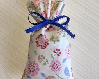 Sachet filled with lavender buds