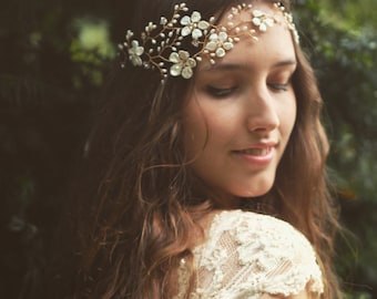 Bridal headpiece, pearl flower headdress, gold hair vine, gold headpiece, flower crown, floral vine, freshwater pearl, Swarovski crystal