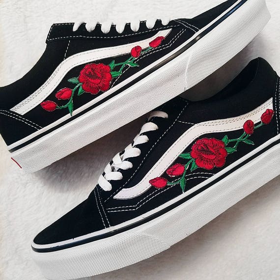 chaussure vans avec des rose rouge chaussure vans avec des rose rouge