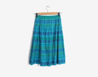 Vintage 50s FLORAL SKIRT / 1950s Blue Cotton Full Skirt xs