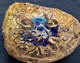Blue and beige tidepool