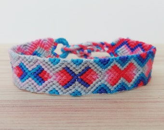 Friendshipbracelet-Hand made knotted friendship Band-macramé