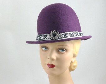Elizabethan, Renaissance Tall hat, Dome Crown in Violet Felt - in Stock