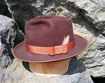 Vintage fedora by Mallory
