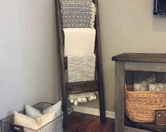 Rustic Blanket Ladder
