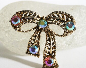Vintage bow brooch. Crystal bow brooch. Rhinestone brooch. Aurora borealis crystal brooch. Vintage jewellery