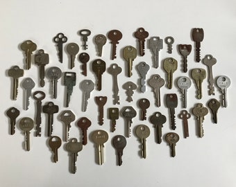 50 Keys, Flat Keys, Lot of 50 Vintage Keys, Old Keys, Salvaged keys, Rusty Keys