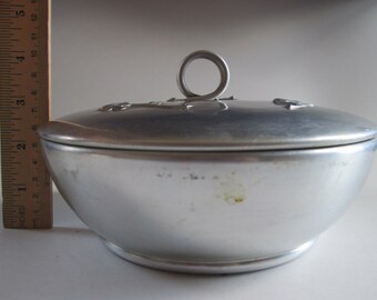 Vintage Aluminum Bowl Flower Sculpted Lid NASCO Italy Vintage Serving Bowl Retro Kitchen Country Shabby Chic Decor Easter Mother's Day
