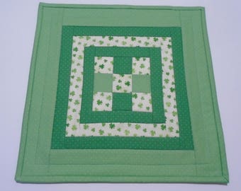 St Patrick's Day Quilted Table Topper, Irish Shamrock Quilted Table Mat, Quilted Table Runner, Quilted Candle Mat, St Patrick's Day Decor