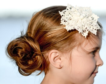 Simple lace flower