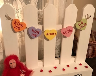 Picket Fence Garland