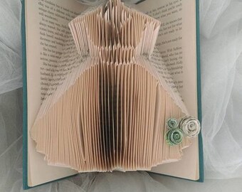 handfolded wedding, prom dress