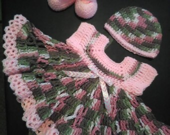 Pink camo baby dress set.