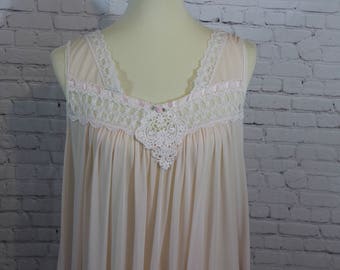 Vintage Long Pink Nightgown- Miss Elaine Nightgown | vintage pink nightie | vintage négligée