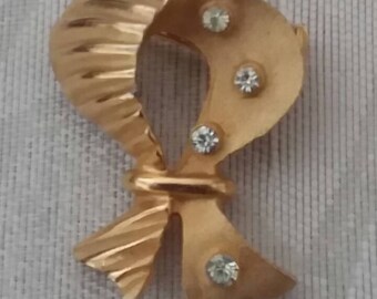 Goldtonr Ribbon Rhinestone Pin
