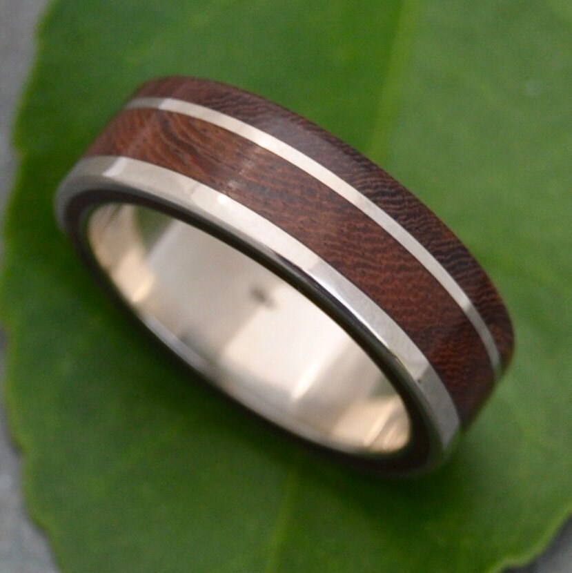 White Gold Un Lado Asi Wood Ring ecofriendly 32k recycled