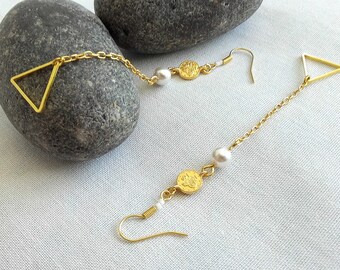 Boho earrings Swarovski Crystal and gold triangles