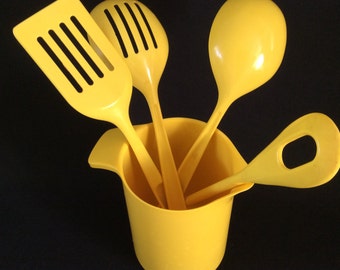 Vintage kitchen utencilios yellow set