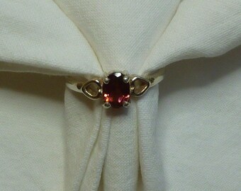 7mm x 5mm oval cut 1 ct rhodolite garnet sterling silver ring size 7