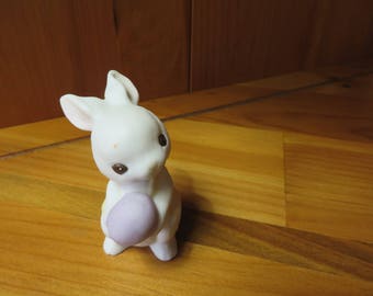 Vintage Hallmark Easter Bunny Holding Egg 1984