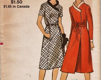 Vogue 7975 / Vintage 70s Sewing Pattern / Dress / Bust 45