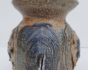 1976 Vintage Brutalist Style Art Handmade Studio Pottery Vase By Wynta .