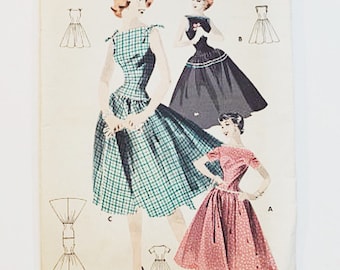 Simplicity 7636 Teen Dress Pattern | 50s Day Dress Pattern | 50s Sewing Pattern
