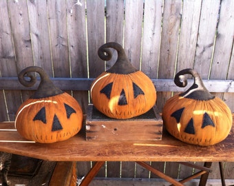 ePattern~Primitive Fall Halloween Grungy Pumpkin Jack JOL Sitter