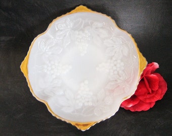 Anchor Hocking Paneled Grape Milk Glass Pedestal Base Serving Bowl With Gold Trim