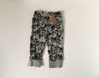 Baggy skull-print pants. 12-18 months .